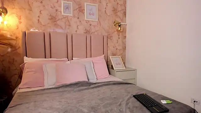 Widny Beaumont online show from November 2025 03:49:01 AM