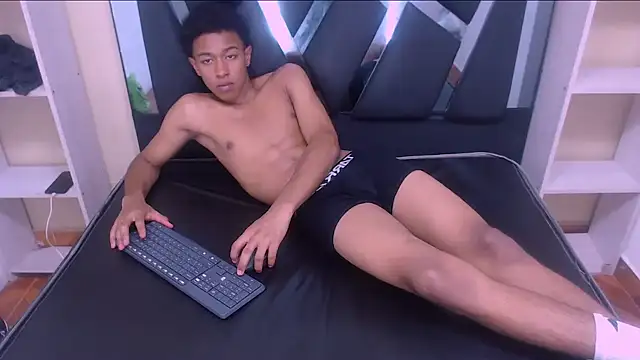 Rocco Grey online show from September 2025 07:25:01 PM
