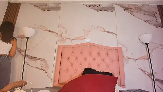 AlyaThompson online show from April 2026 04:52:02 AM