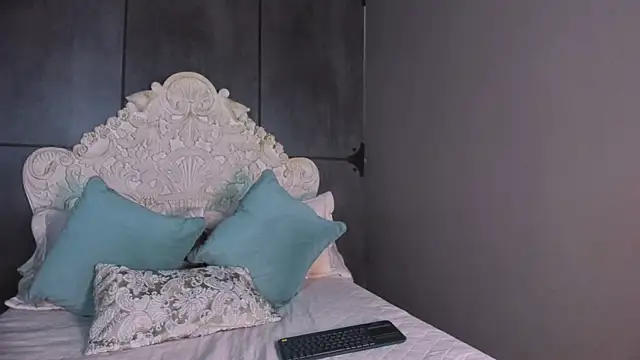 Charlottegray 1 online show from October 2025 12:18:02 PM