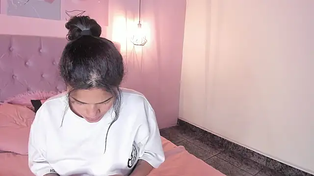 Snapshot of ATENA_JB chatting on October 2025 05:32:02 AM ATENA JB online show from October 2025 05:32:02 AM