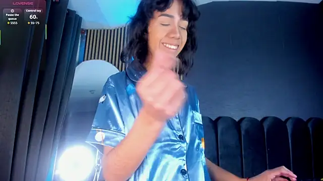 Gina 77 online show from November 2025 12:27:01 PM