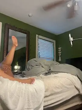 caramel  cremes online show from November 2025 01:28:01 PM