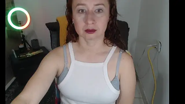 Milf Valeria online show from October 2025 03:20:01 PM