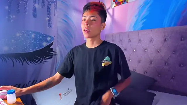 MaxiWildd online show from October 2025 01:44:01 PM