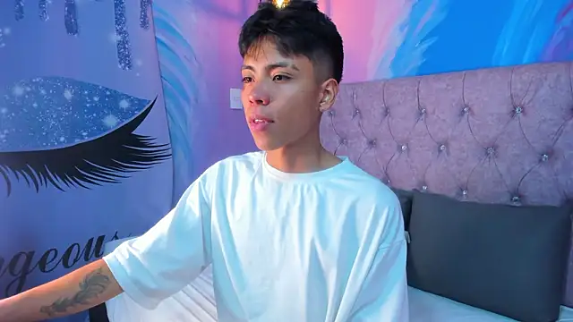 MaxiWildd online show from March 2026 12:45:01 PM