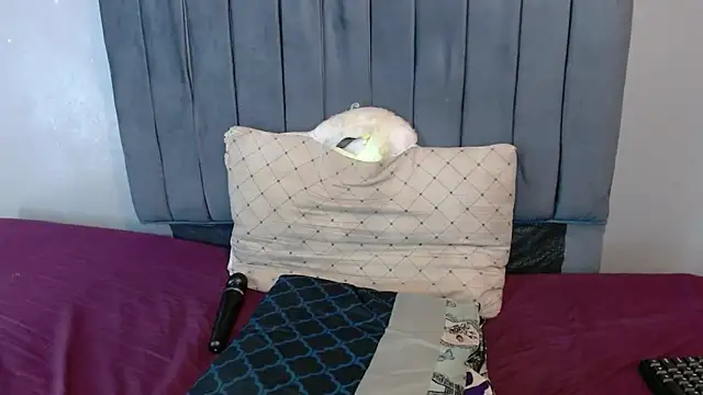 ChubbyBuddyxXx online show from November 2025 07:35:02 PM