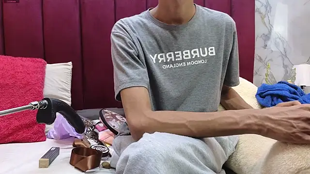 PrincePoppy online show from October 2025 08:43:01 PM