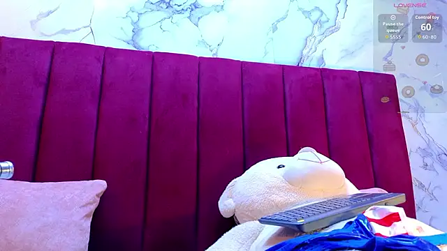 PrincePoppy online show from February 2026 04:06:02 AM