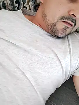 Bradd 32 online show from November 2025 04:57:02 PM