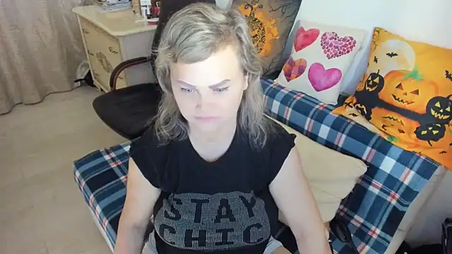 MildMature online show from December 2025 07:20:01 PM