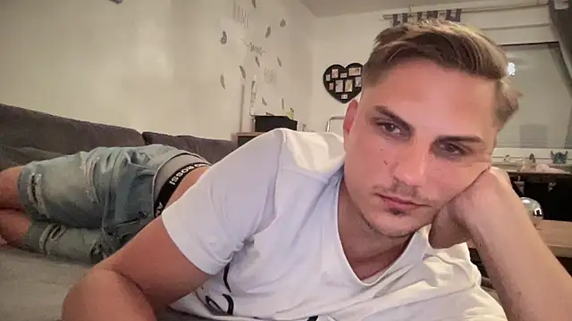 Sweetbooy90 online show from June 2026 05:40:02 PM