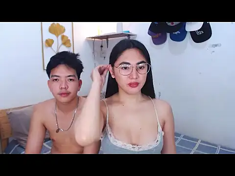 HornyCoupleCum online show from December 2025 01:26:01 PM