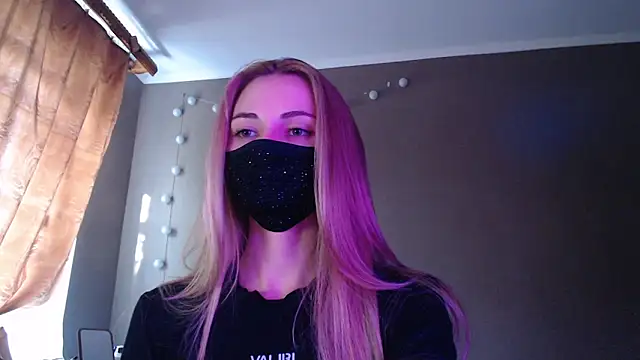 Snapshot of Iris_lave chatting on September 2025 02:33:02 PM Iris lave online show from September 2025 02:33:02 PM