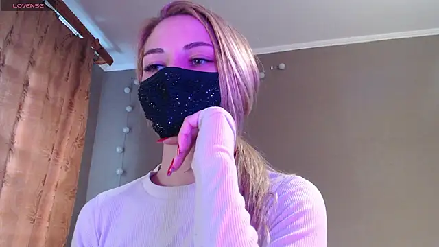 Snapshot of Iris_lave chatting on September 2025 03:06:01 PM Iris lave online show from September 2025 03:06:01 PM