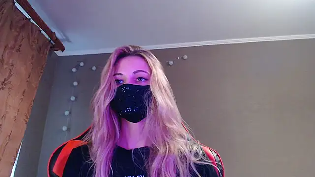 Snapshot of Iris_lave chatting on October 2025 02:40:02 PM Iris lave online show from October 2025 02:40:02 PM