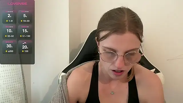 BustyKellyXXX online show from October 2025 02:19:01 PM