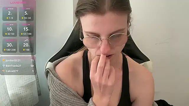 BustyKellyXXX online show from April 2026 01:41:01 PM