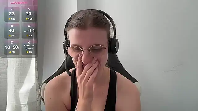 BustyKellyXXX online show from April 2026 09:43:01 AM