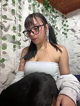Snapshot of Maddy_w chatting on May 2026 03:26:01 AM Maddy w online show from May 2026 03:26:01 AM