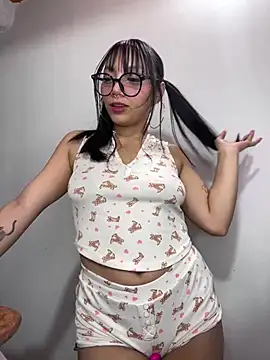 Snapshot of Maddy_w chatting on June 2026 03:51:02 AM Maddy w online show from June 2026 03:51:02 AM