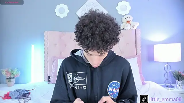 Joe And Emma online show from October 2025 10:32:02 PM