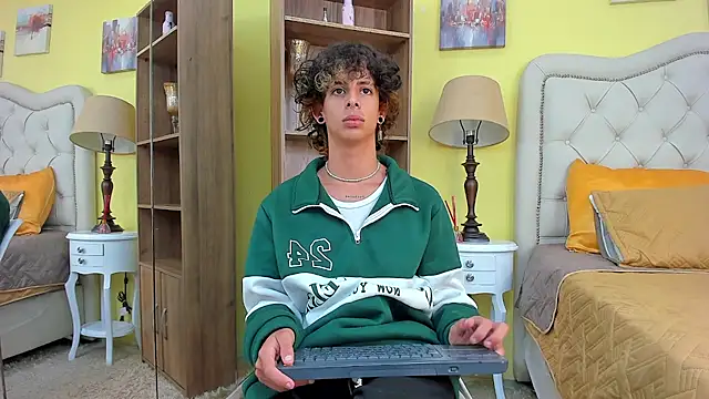 Ibratxandy online show from October 2025 07:14:02 PM