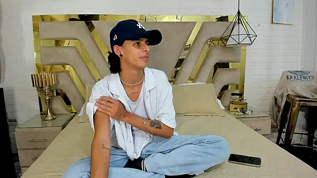 Ibratxandy online show from November 2025 07:13:02 PM