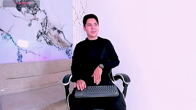 Asta Black online show from October 2025 09:37:01 PM