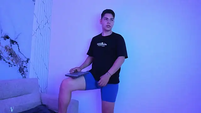 Asta Black online show from October 2025 09:50:01 PM