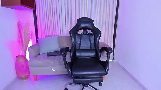 Asta Black online show from October 2025 08:54:02 PM