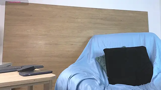 Stiven Benet  online show from September 2025 08:19:01 PM