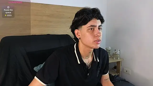 Stiven Benet  online show from September 2025 11:54:02 AM