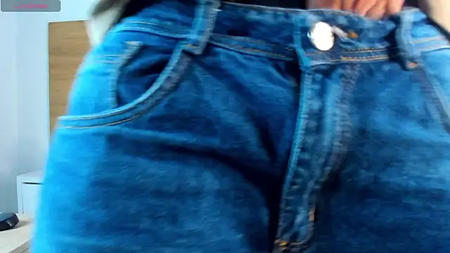 Stiven Benet  online show from September 2025 08:44:02 PM