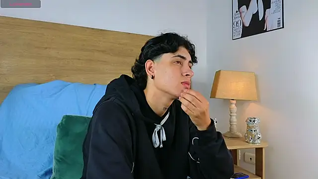 Stiven Benet  online show from October 2025 02:51:02 PM