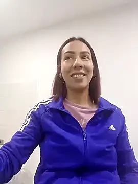 Molly Evens Ky online show from October 2025 01:20:01 PM