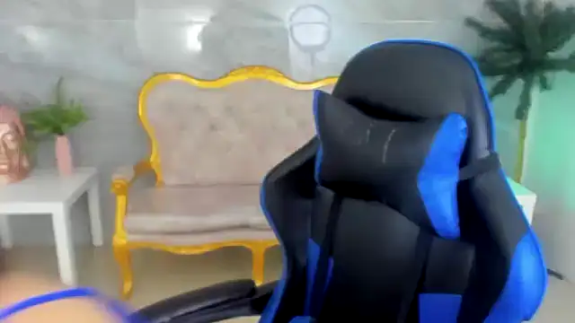 venuss09 s online show from October 2025 01:35:02 PM