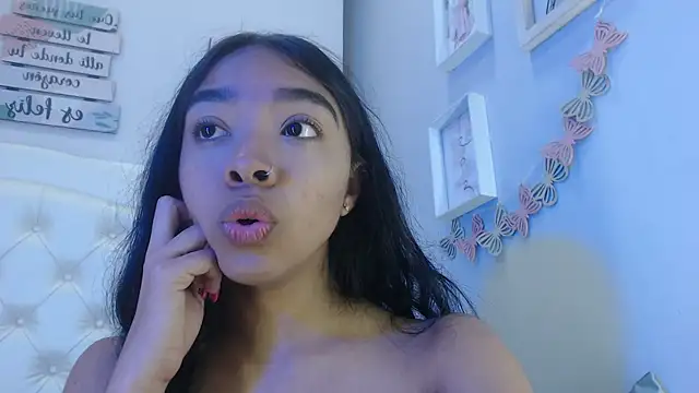 pocahontamoon online show from September 2025 01:01:01 PM