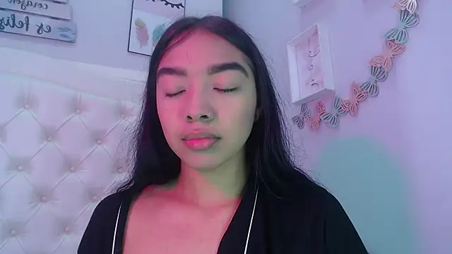 pocahontamoon online show from September 2025 01:25:02 PM