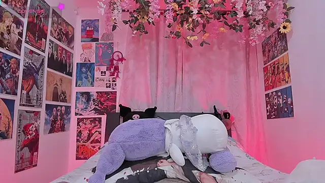 FluffyMelons online show from April 2026 11:05:02 PM