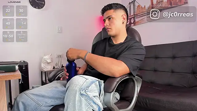  Juanes online show from November 2025 08:08:02 PM