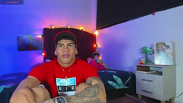 ChiliciousCouple online show from September 2025 03:54:01 AM