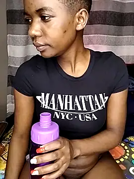 Berryangel03 online show from October 2025 11:21:02 AM