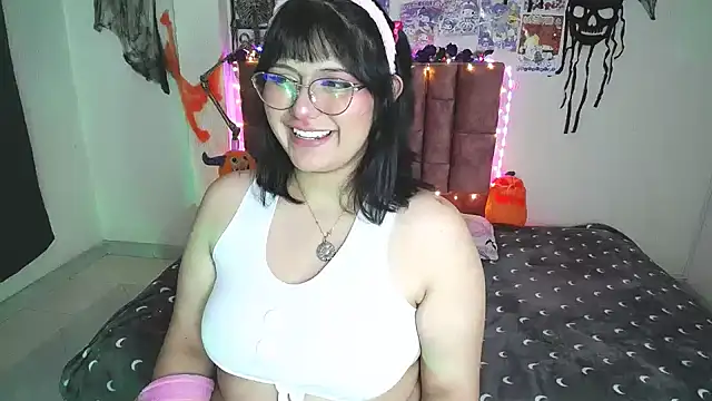 saragon1 online show from October 2025 04:18:01 PM