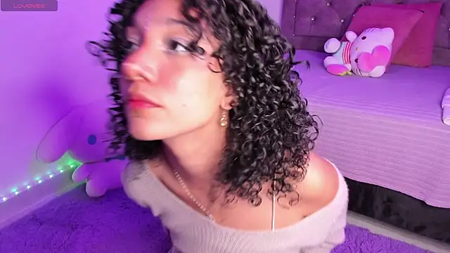 Snapshot of aline_ackerman chatting on November 2025 02:33:01 AM aline ackerman online show from November 2025 02:33:01 AM