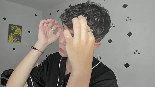 crushnier1 online show from September 2025 05:49:01 PM