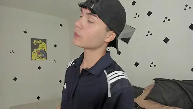 crushnier1 online show from October 2025 06:19:02 PM