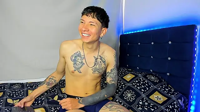 Snapshot of Tatiiana_n_Damiian chatting on September 2025 09:39:02 PM Tatiiana n Damiian online show from September 2025 09:39:02 PM