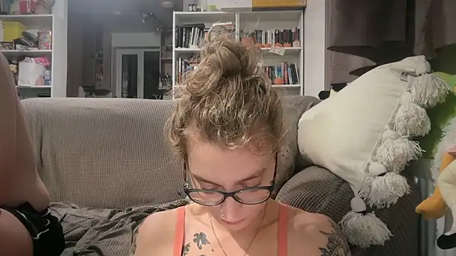 Snapshot of harleyblair chatting on June 2026 10:20:01 PM harleyblair online show from June 2026 10:20:01 PM