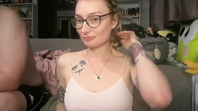 Snapshot of harleyblair chatting on July 2026 02:05:17 AM harleyblair online show from July 2026 02:05:17 AM